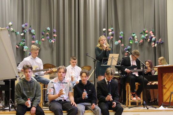 kahdeksasluokkalaisten valinnainen musiikkiryhmä