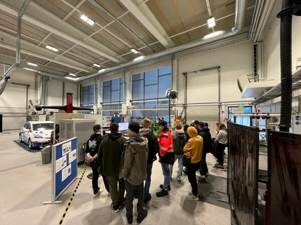 kone ja tuotantotekniikan osastolla