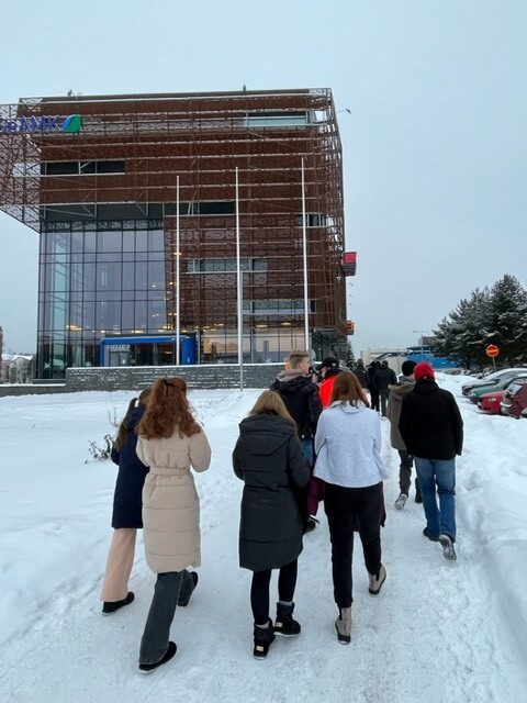 kavely kohti oppilaitosta
