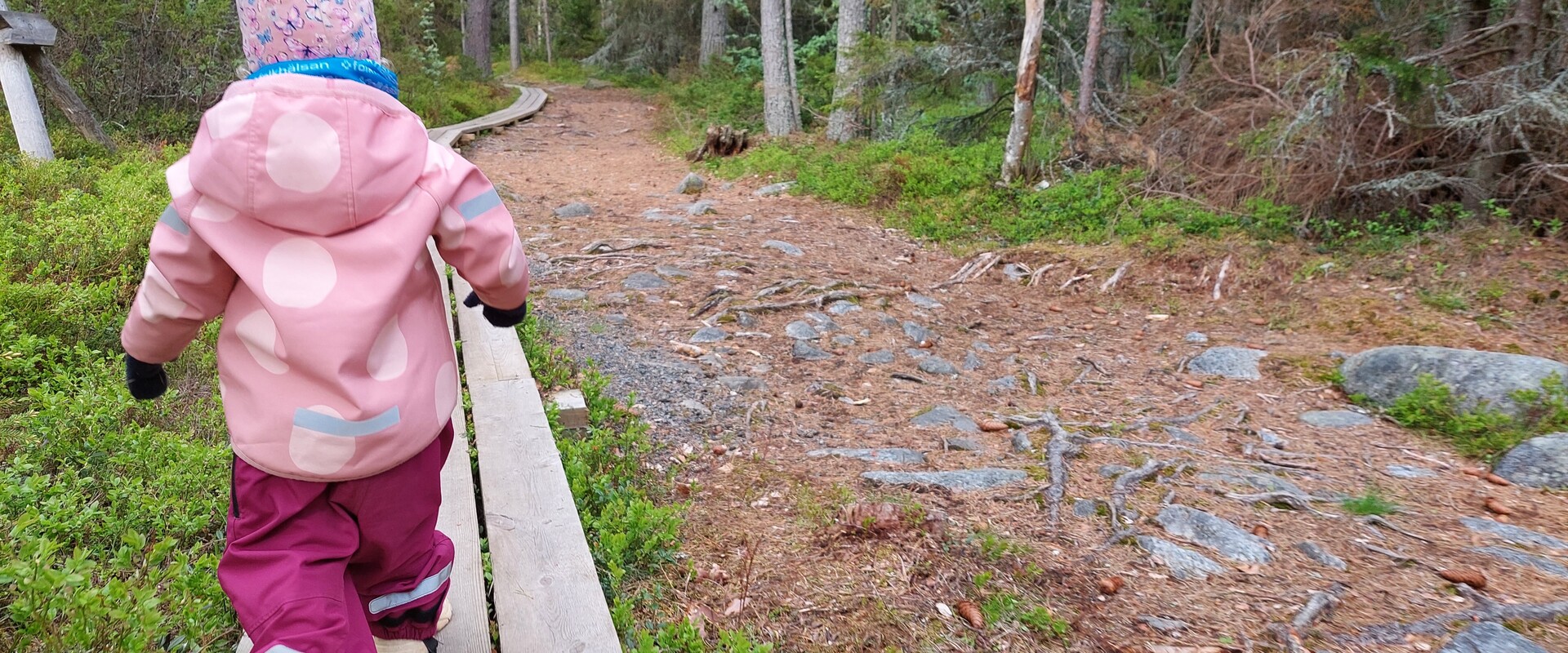 Naturstigpromenad liggande Kajsa Snickars2