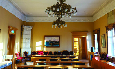 kaupunginvaltuuston sali