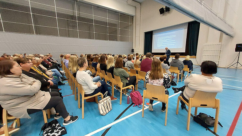 Seriviceområdet för utbildning hade skolningsdag om barnuppfostring