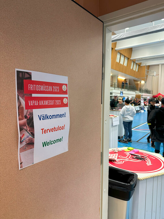 Ingången till mässan.