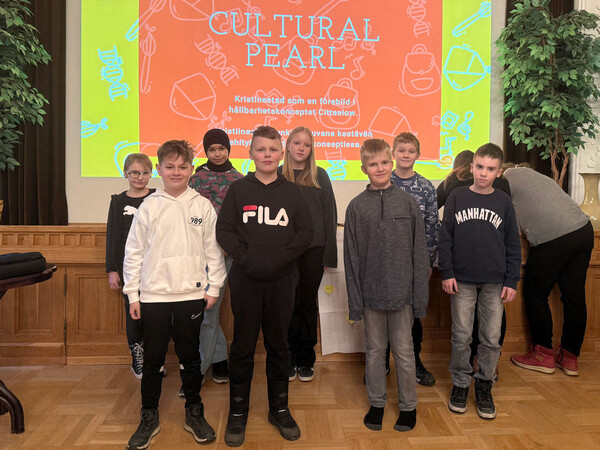 Deltagarna i lilla parlamentet, åtta barn i åldern 11-12 år.