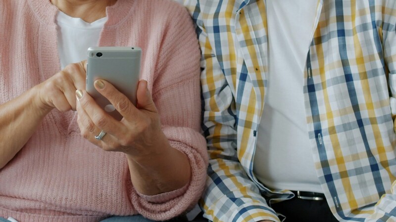 Kristinestad erbjuder kostnadsfritt digistöd för seniorer