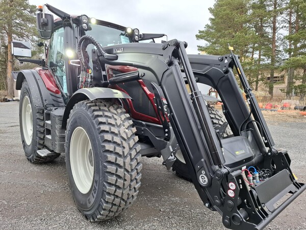 Valtra bild 2